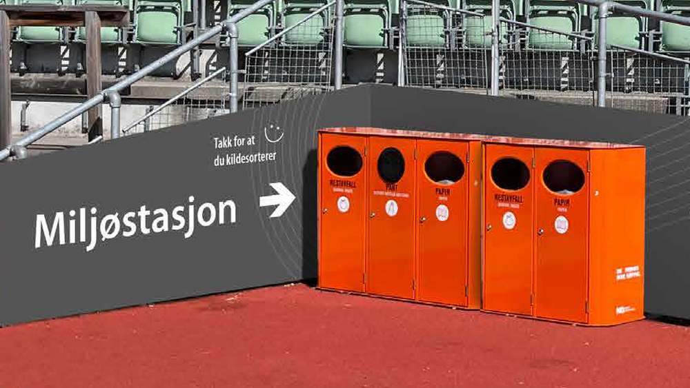 Miljøstasjon for kildesortering i NGs oransje farge på Bislett stadion.