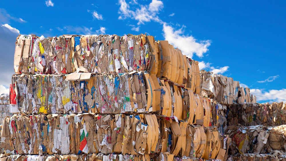 Store mengder returpapir blir behandlet ved Norsk Gjenvinnings anlegg hvert år og omgjort til nye råvarer for produksjon av alt fra pappesker til magasinpapir.